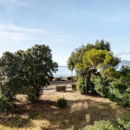 Luxury With Sea View And Private Access Апартаменты *