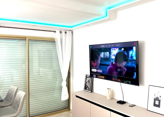 Luxury With Sea View And Private Access Cannes