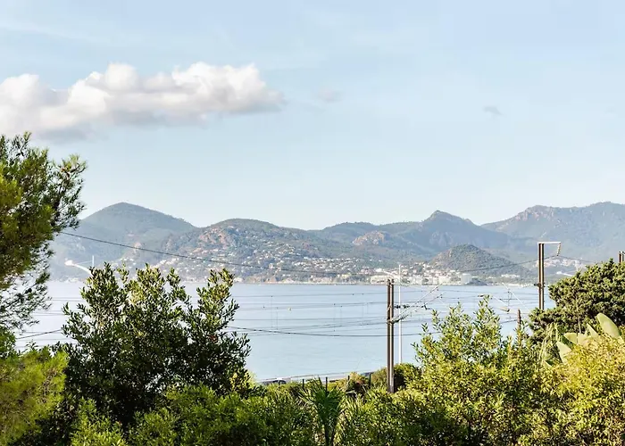 Luxury With Sea View And Private Access Cannes